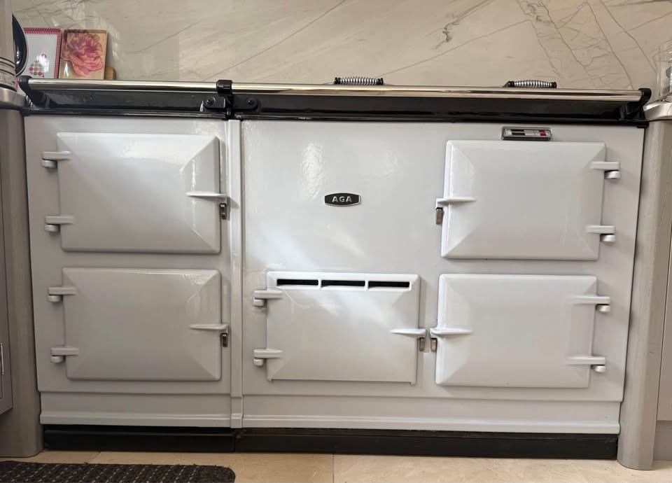 Reconditioned 4 oven gas-fired Aga cooker in Pearl Ashes